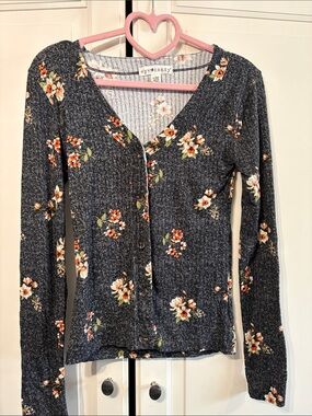EyeCandy Women's Floral Button-Front Long Sleeve Tee - Dark Gray